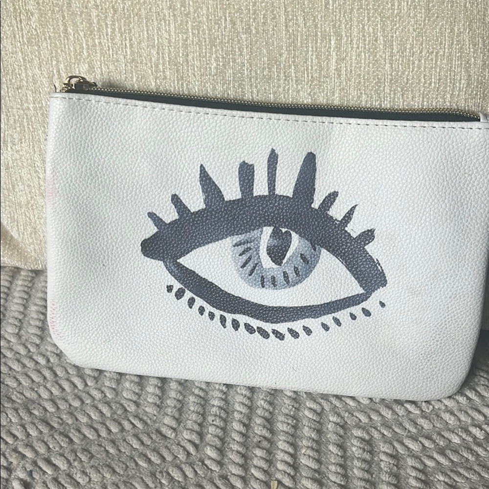 Eye Design White Clutch